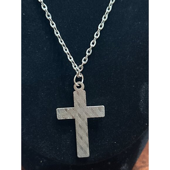 Vintage Cross Pendant Necklace With Etched Detailing & Silver-Tone Chain - Picture 3 of 4